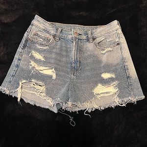 AE Mom Shorts